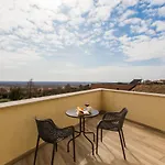Vila Anabel With Pool