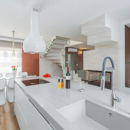 Villa Anabel With Pool Kaštelir