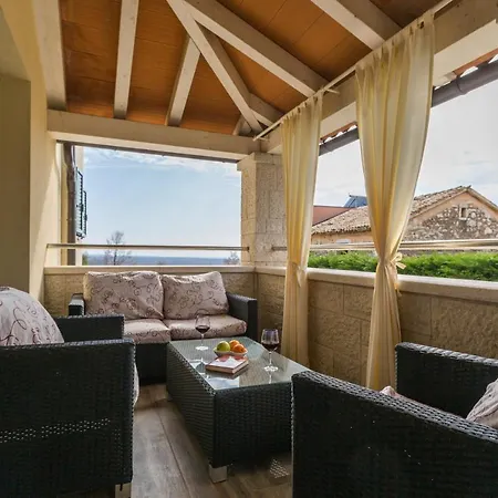 Villa Anabel With Pool Kaštelir