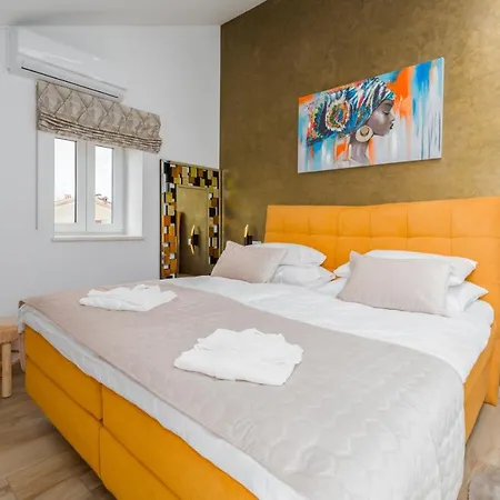 Anabel With Pool Kaštelir