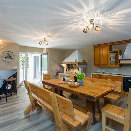 Anabel With Pool Kaštelir