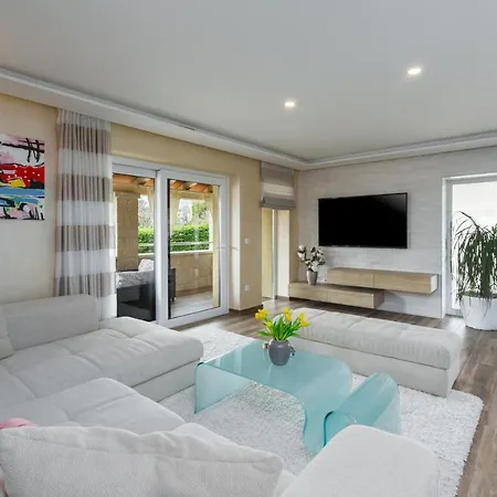 Anabel With Pool Villa Kaštelir