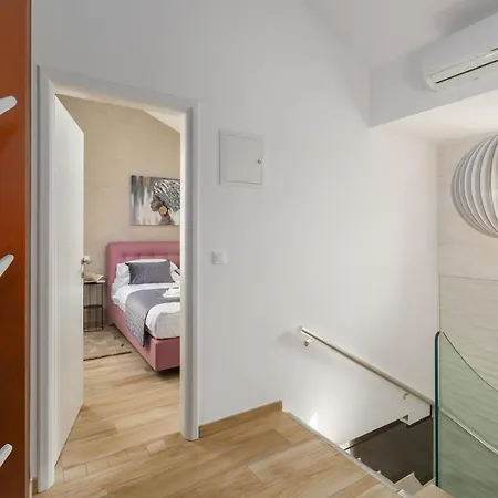 Villa Anabel With Pool