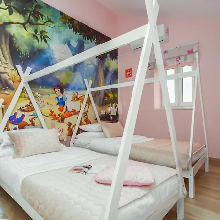 Villa Anabel With Pool *