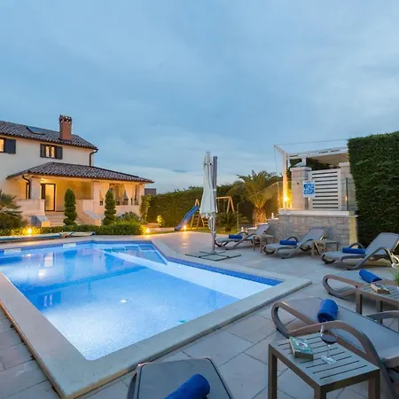 Anabel With Pool Villa Kaštelir