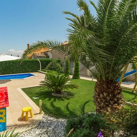Villa Anabel With Pool Kaštelir