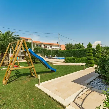 Anabel With Pool Kaštelir