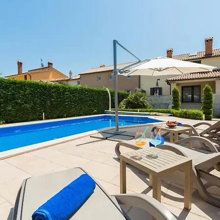 Anabel With Pool Kaštelir