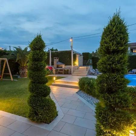 Villa Anabel With Pool Kaštelir