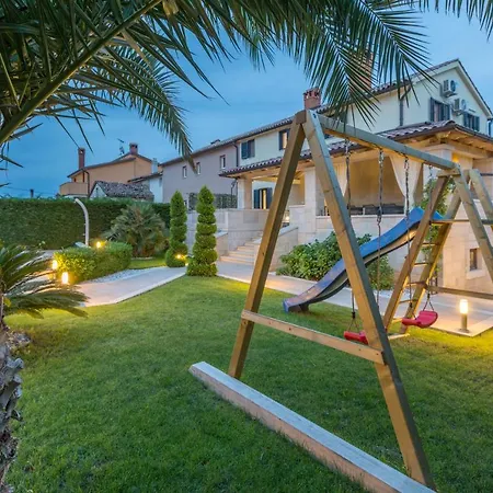 Anabel With Pool Kaštelir