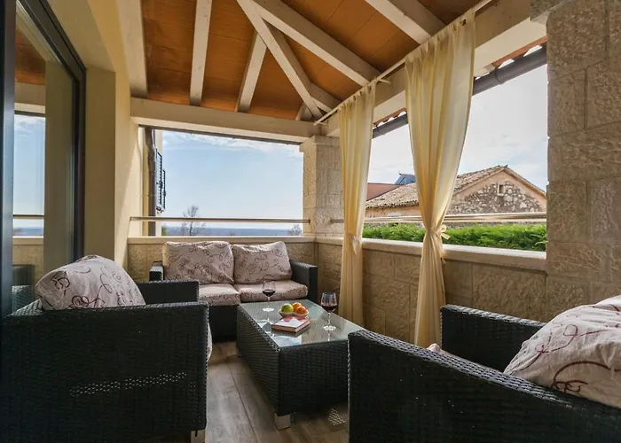 Villa Anabel With Pool Kaštelir