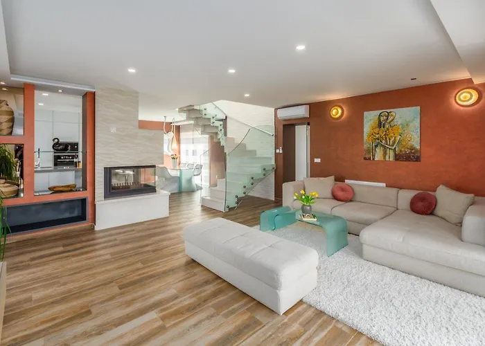 Anabel With Pool Villa