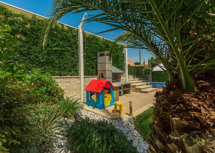 Anabel With Pool Kaštelir