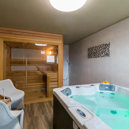 Villa Anabel With Pool