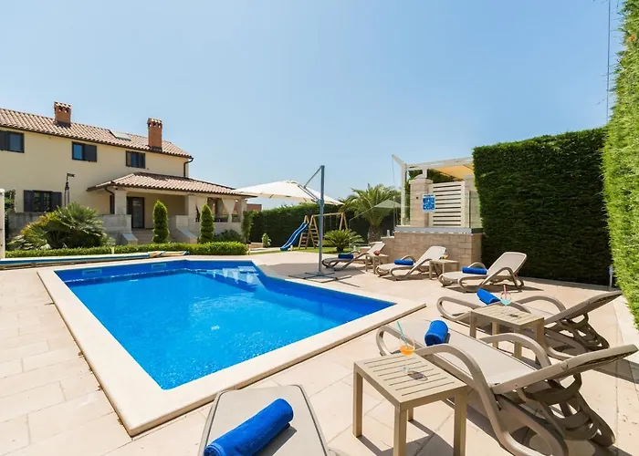 Anabel With Pool * Kastelir