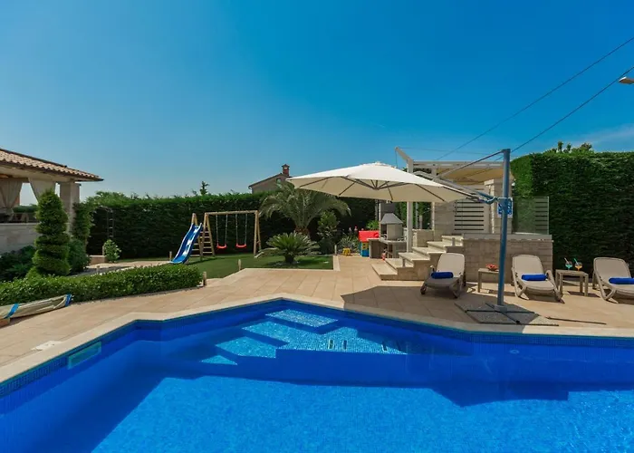 Vila Anabel With Pool