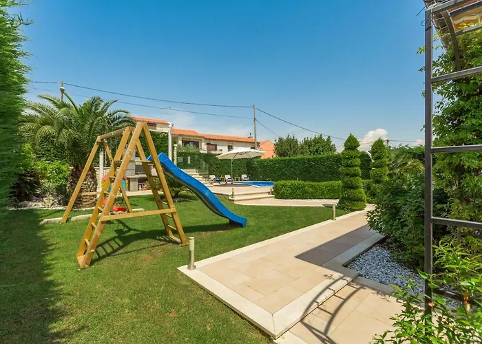 Anabel With Pool Kaštelir